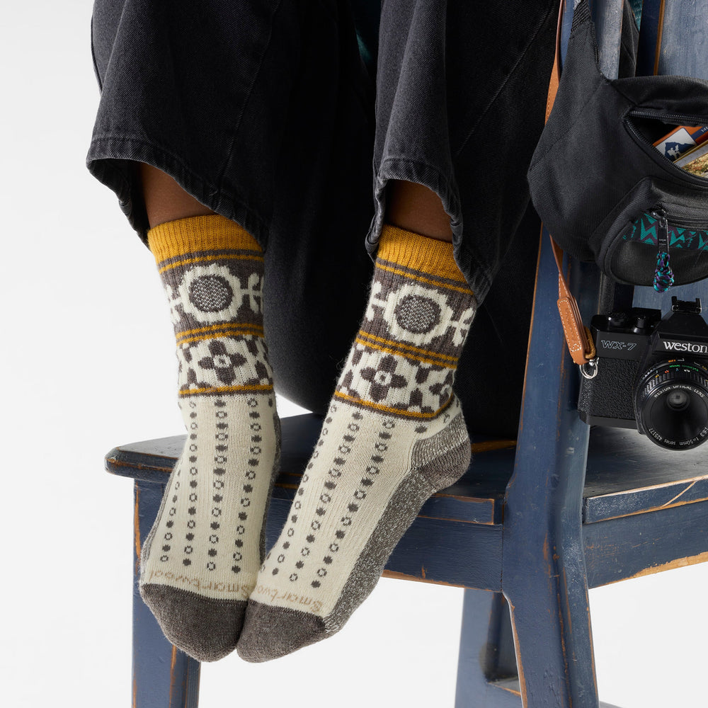 Women's Everyday Cozy Retro Sunflower Crew Socks - Natural