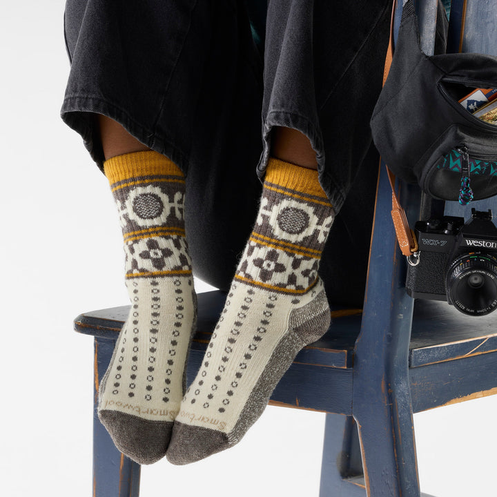 Women's Everyday Cozy Retro Sunflower Crew Socks - Natural